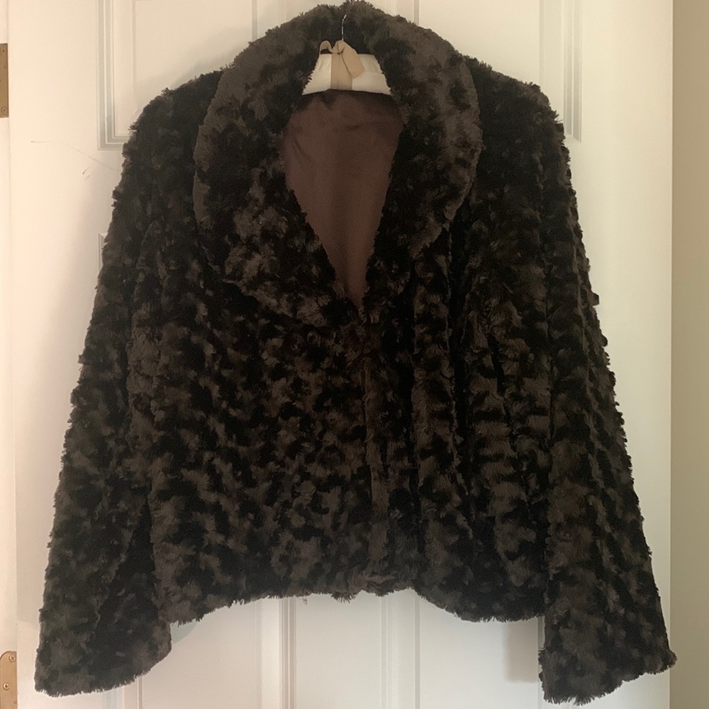 Cejon Women’s brown faux fur tufted cropped lined jacket